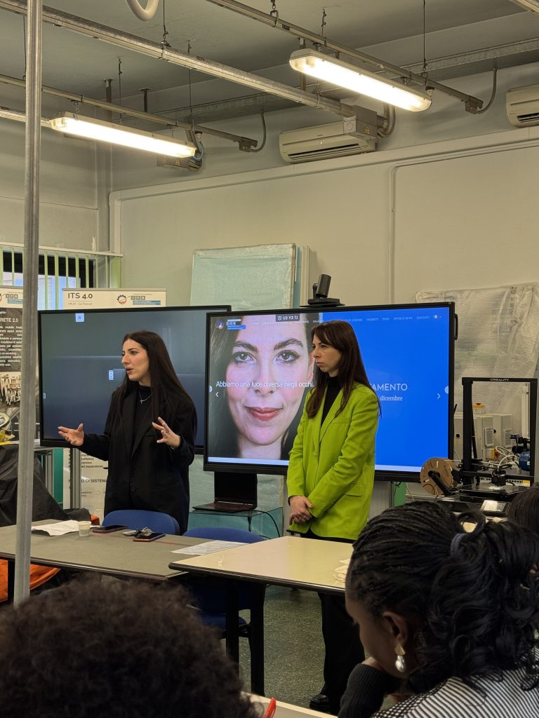 20251210_095424586_iOS